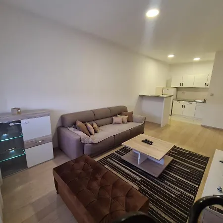 Hanas Apartman *